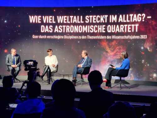 acatech President Jan Wörner on the panel “Astronomisches Quartett” as part of the inaugural event for Science Year 2023.