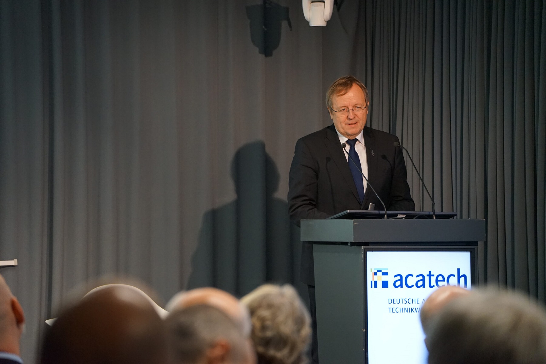 acatech President Jan Wörner welcomed guests to Quadriga Forum in Berlin.