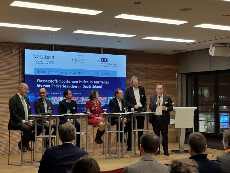 Panel at the “HySupply” concluding event held in the dbb forum Berlin